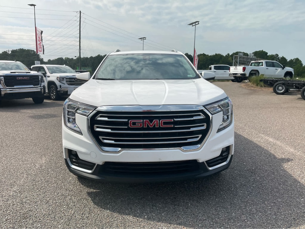 Used 2024 GMC Terrain SLT SUV
