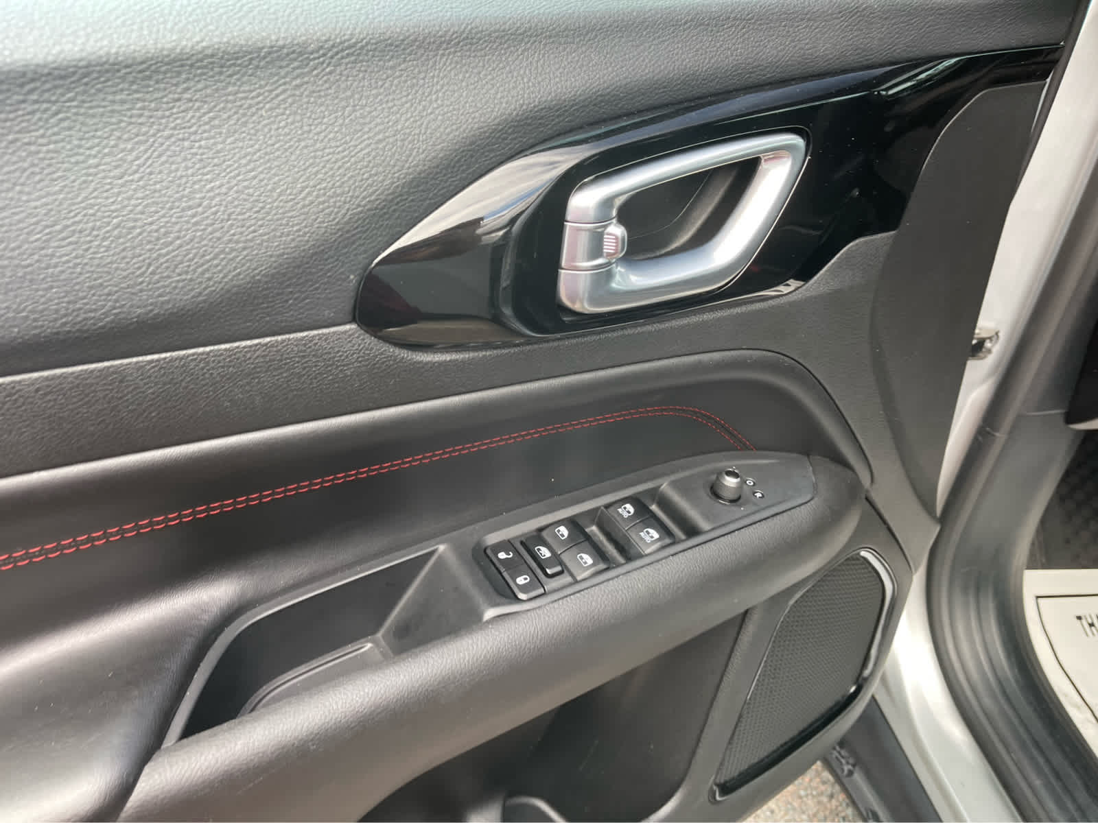 2025 Jeep Compass Trailhawk - Photo 11