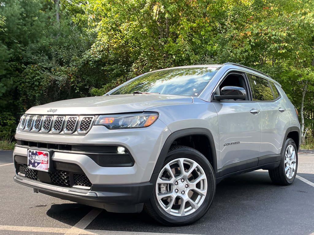 2023 Jeep Compass Latitude Lux