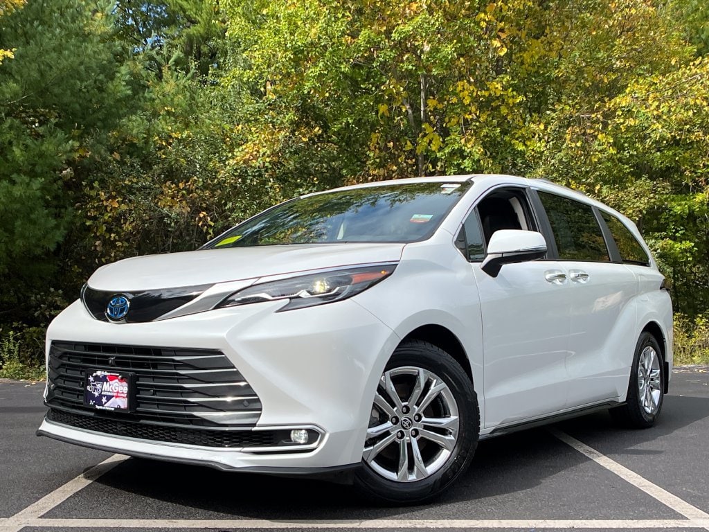 2024 Toyota Sienna Platinum