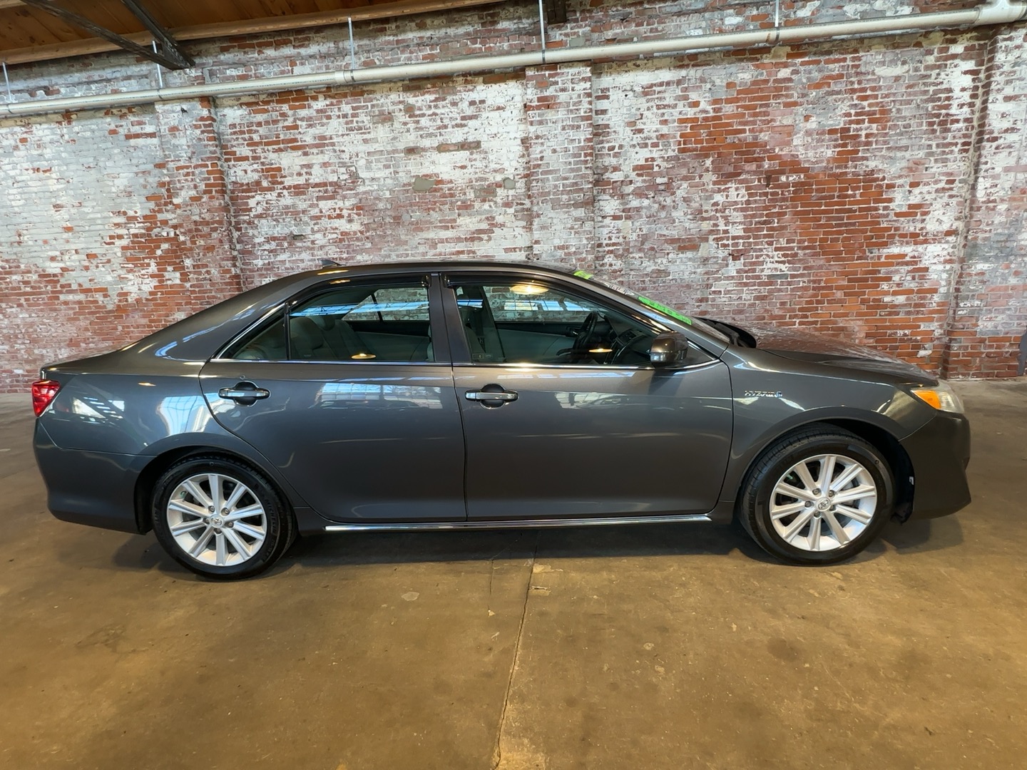 Used 2012 Toyota Camry Hybrid XLE Sedan