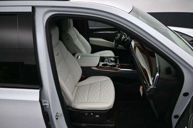2026 Cadillac Escalade Platinum Sport - Photo 11