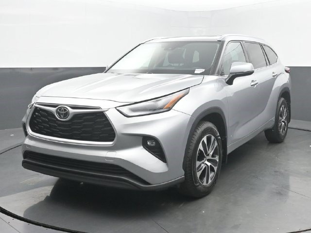 Used 2021 Toyota Highlander XLE SUV