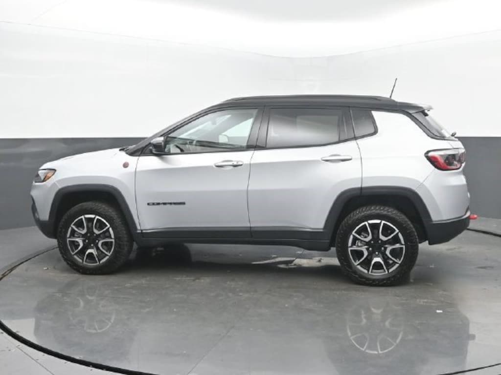 Used 2024 Jeep Compass Trailhawk 4x4 SUV