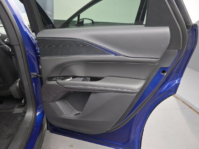 2026 Cadillac LYRIQ Sport - Photo 16