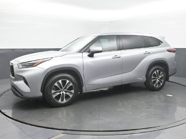 Used 2021 Toyota Highlander XLE SUV
