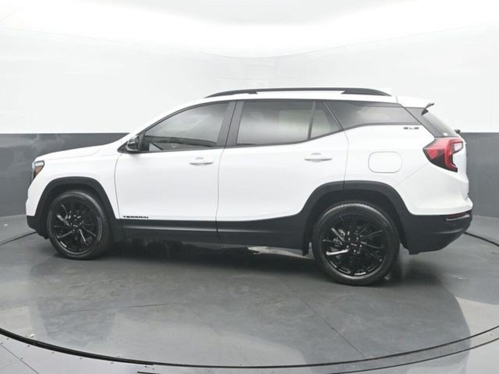 Used 2024 GMC Terrain SLE SUV