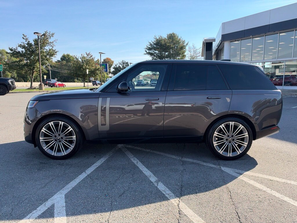 Used 2024 Land Rover Range Rover SE