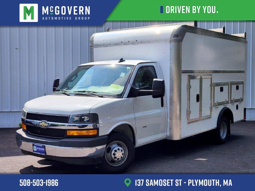 2022 Chevrolet Express Cutaway Base