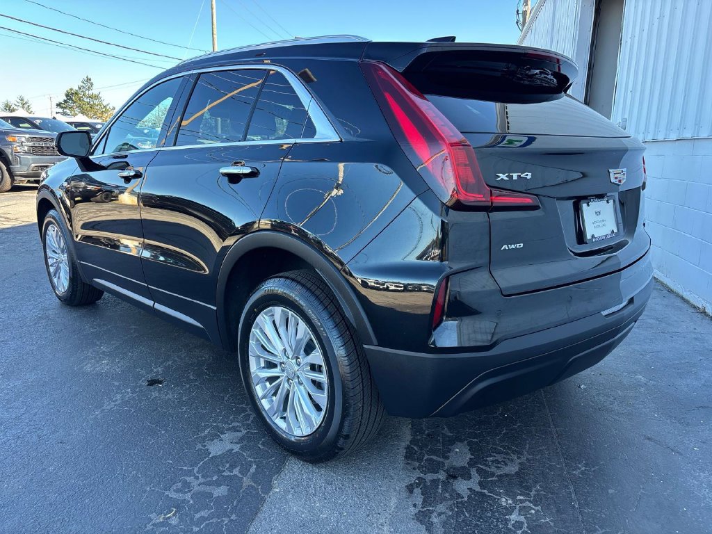 Used 2024 CADILLAC XT4 Luxury SUV