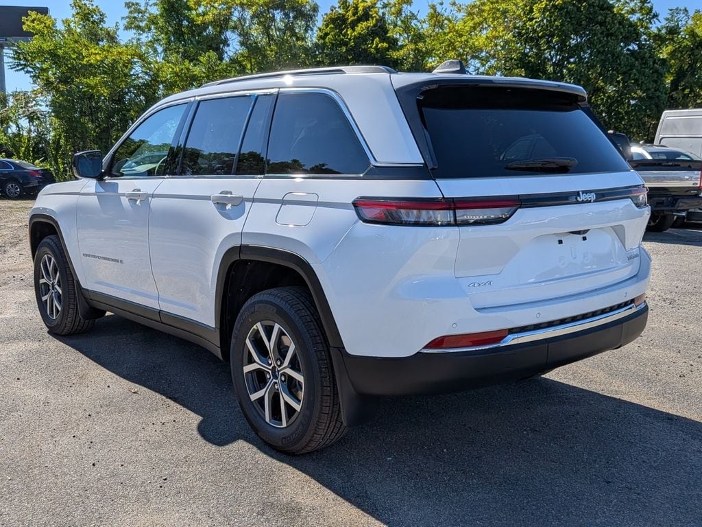 New 2027 Jeep Grand Cherokee Laredo X Sport Utility