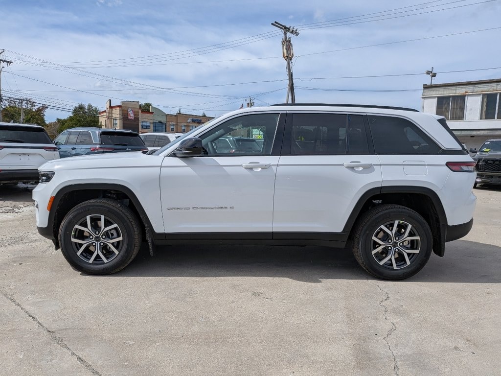 New 2027 Jeep Grand Cherokee Laredo X Sport Utility