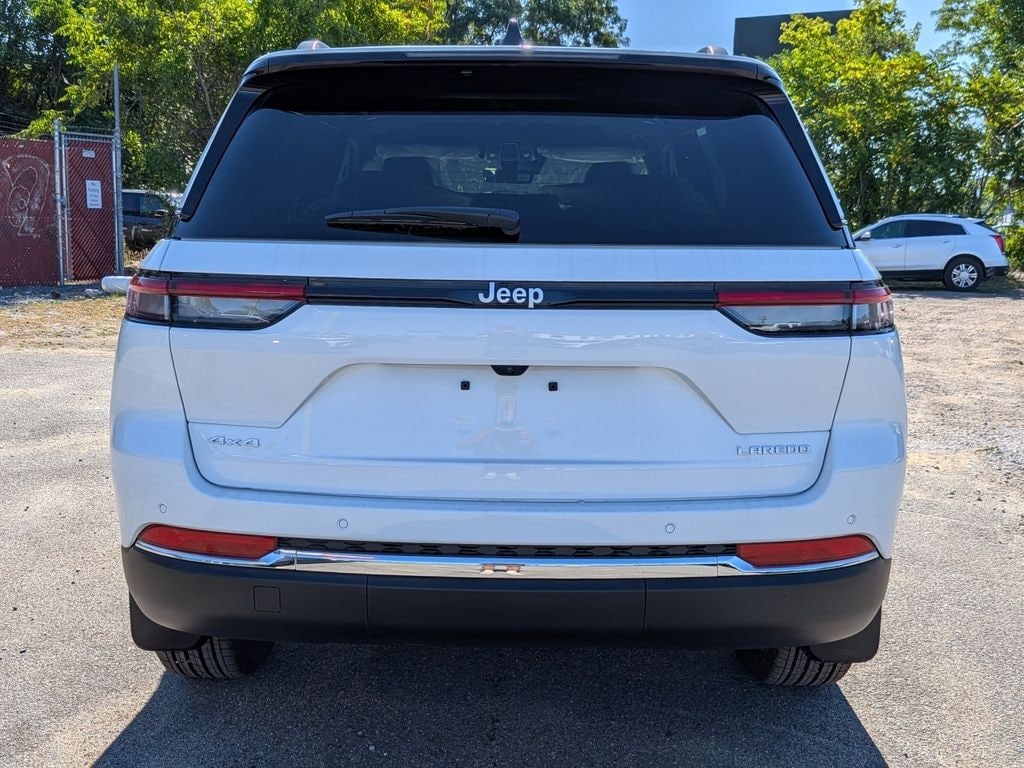 New 2027 Jeep Grand Cherokee Laredo X Sport Utility