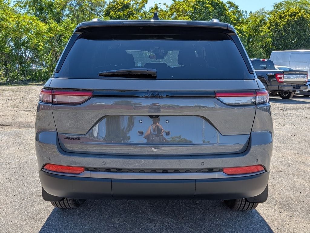New 2027 Jeep Grand Cherokee Laredo Altitude Sport Utility