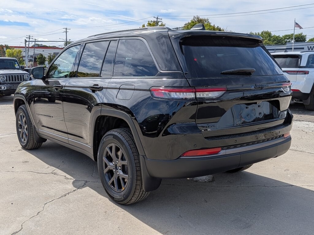 New 2027 Jeep Grand Cherokee Laredo Altitude Sport Utility