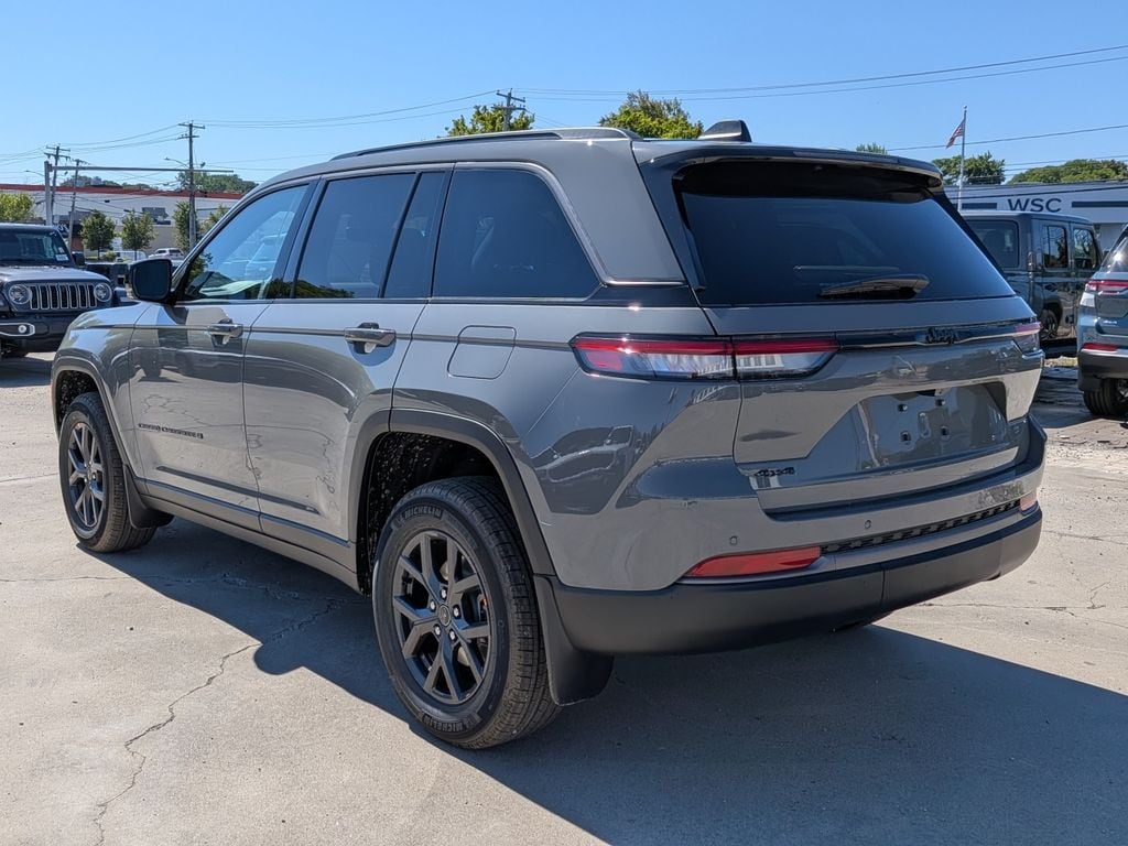 New 2027 Jeep Grand Cherokee Laredo Altitude Sport Utility