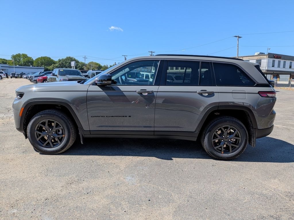 New 2027 Jeep Grand Cherokee Laredo Altitude Sport Utility