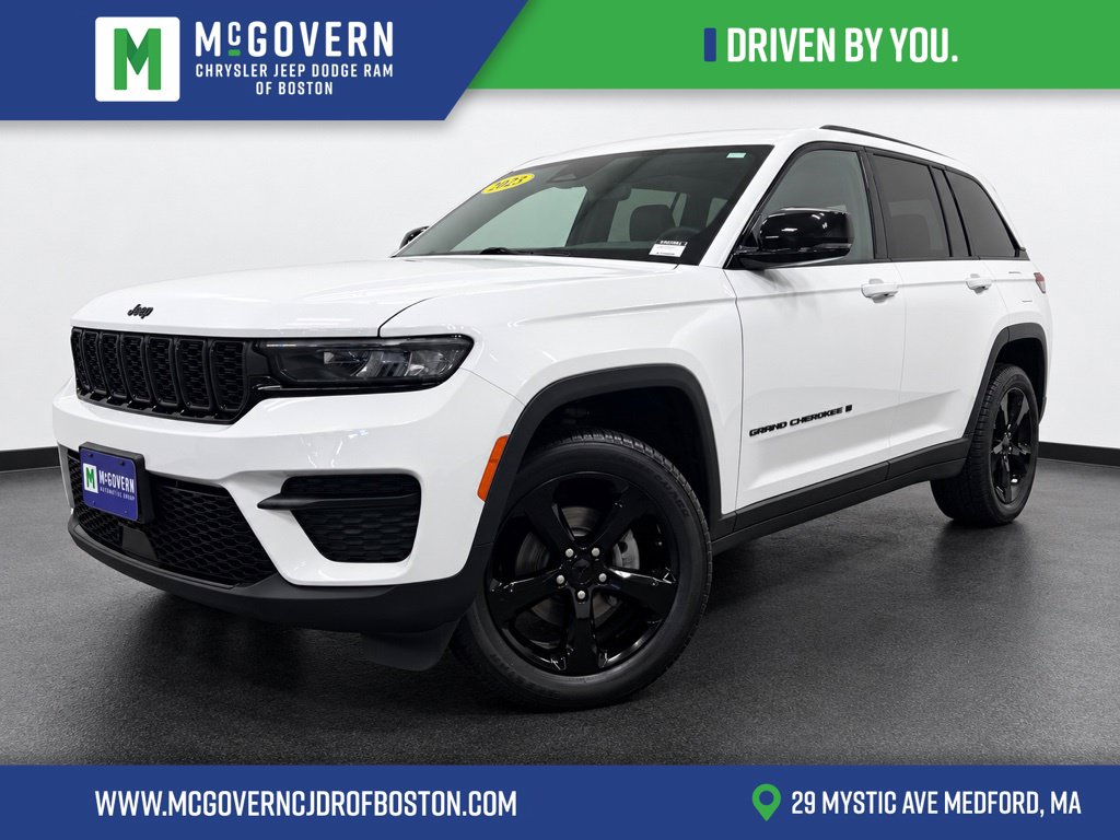 Used 2023 Jeep Grand Cherokee Laredo SUV