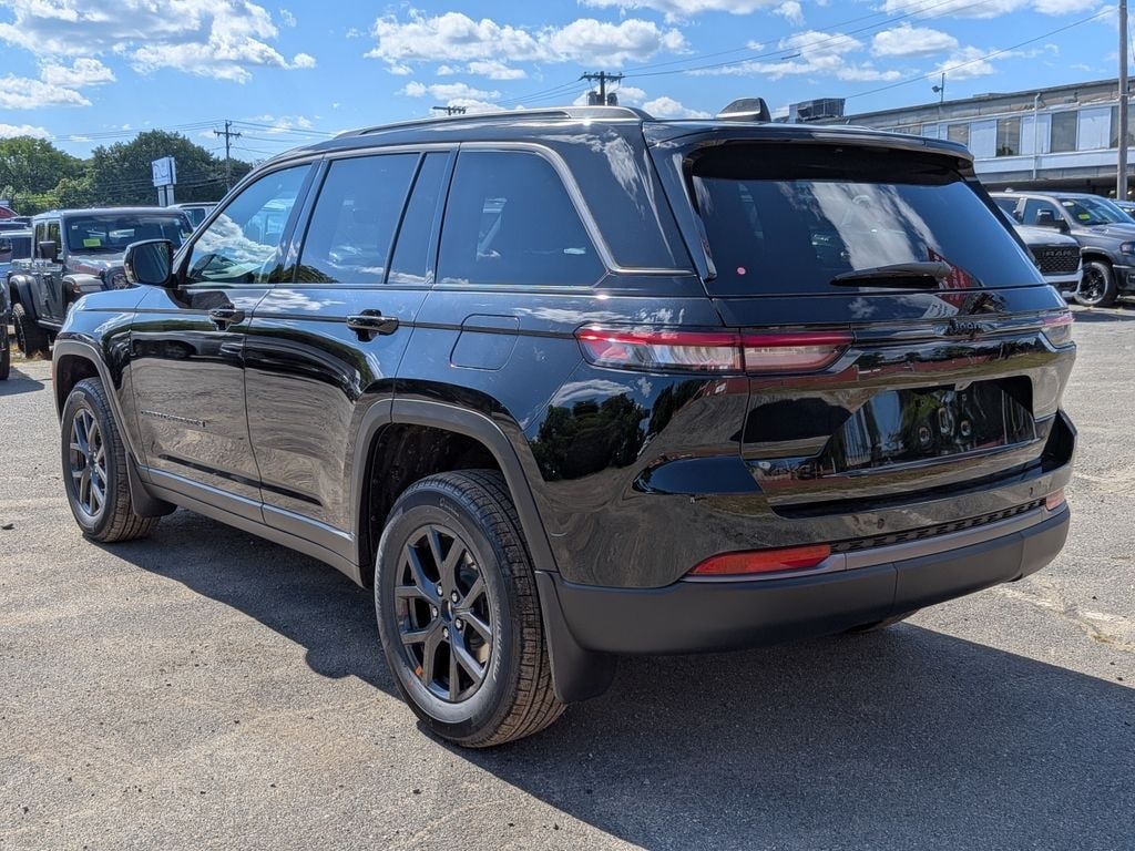 New 2027 Jeep Grand Cherokee Laredo Altitude Sport Utility