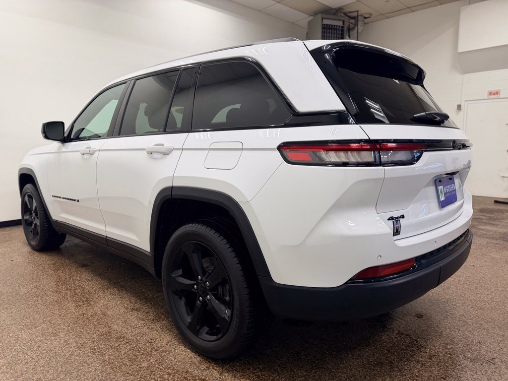 Used 2023 Jeep Grand Cherokee Laredo SUV