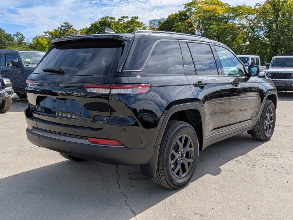 New 2027 Jeep Grand Cherokee Laredo Altitude Sport Utility