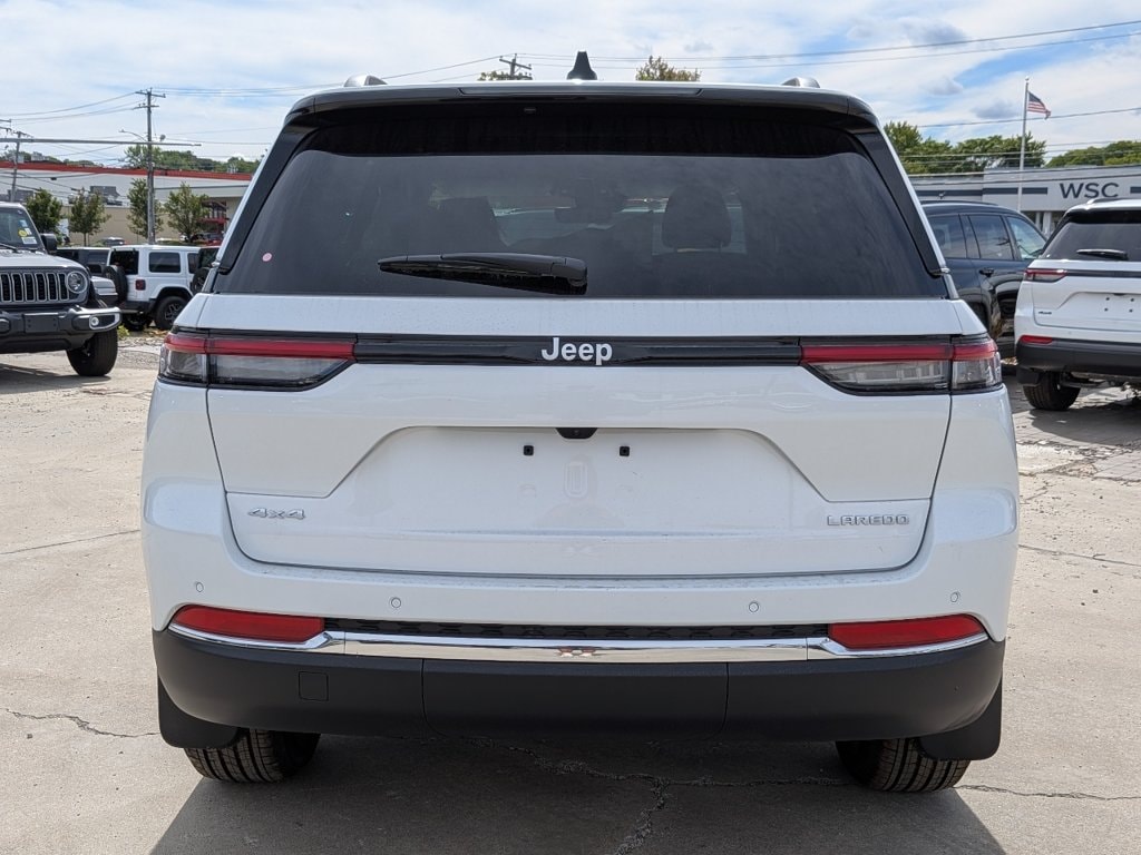 New 2027 Jeep Grand Cherokee Laredo X Sport Utility