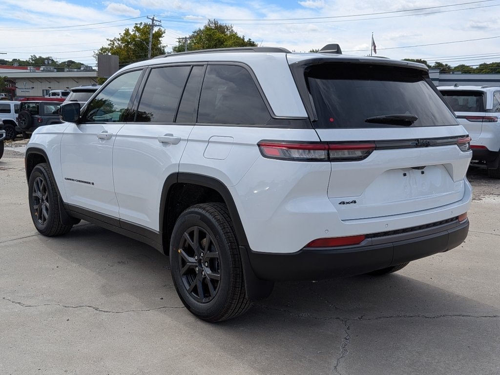 New 2027 Jeep Grand Cherokee Laredo Altitude Sport Utility