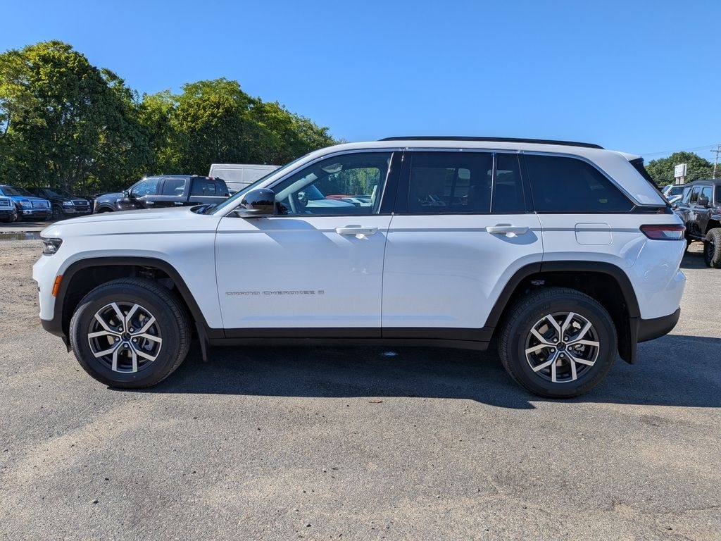 New 2027 Jeep Grand Cherokee Laredo X Sport Utility