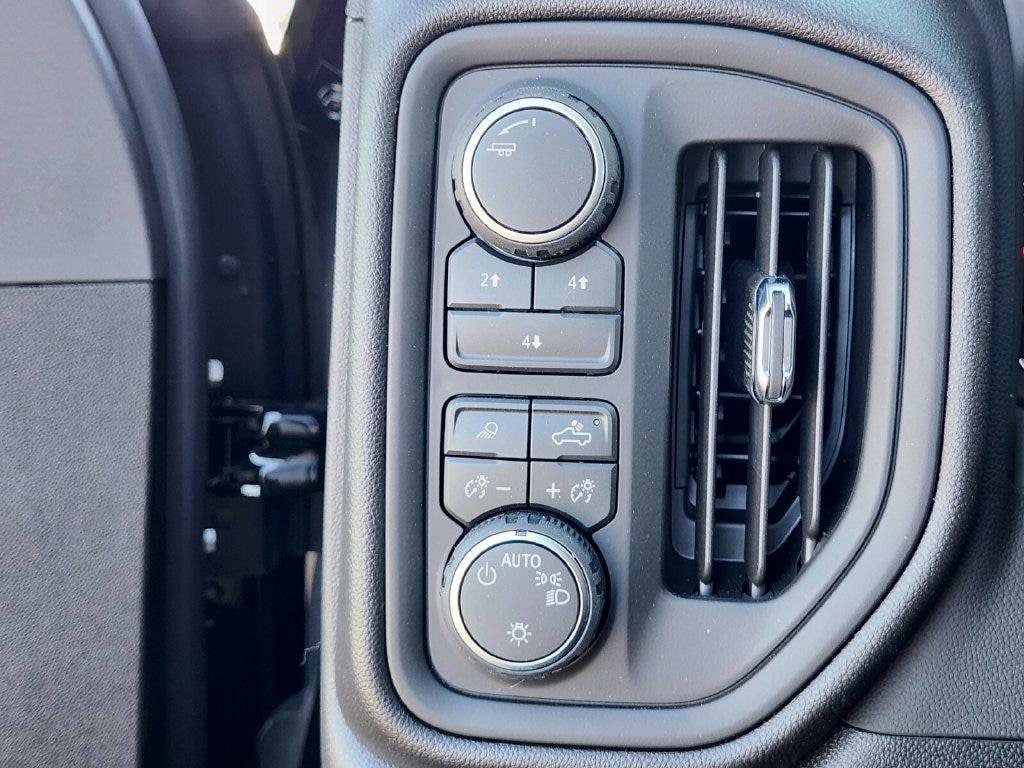 2026 Chevrolet Silverado 2500 HD Custom - Photo 21