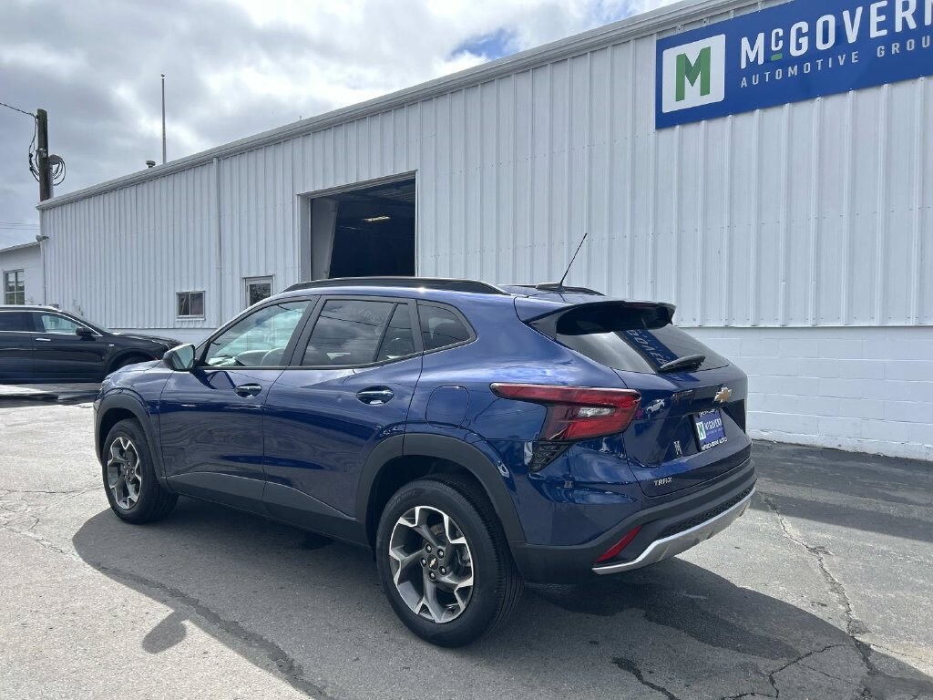Used 2024 Chevrolet Trax LT SUV
