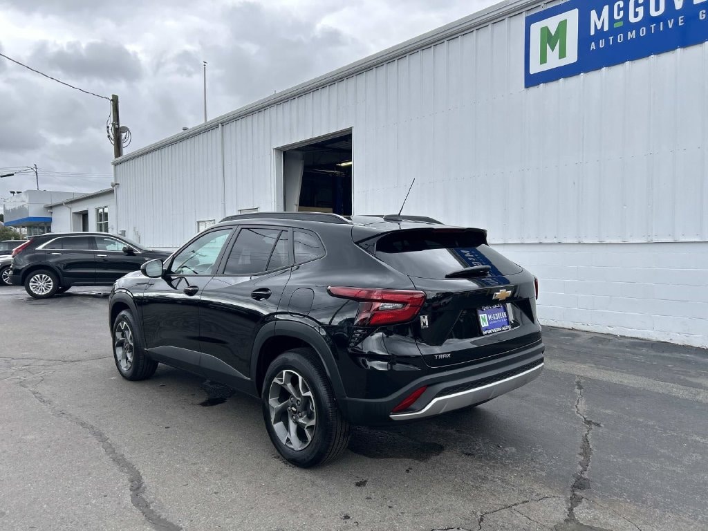 Used 2024 Chevrolet Trax LT SUV