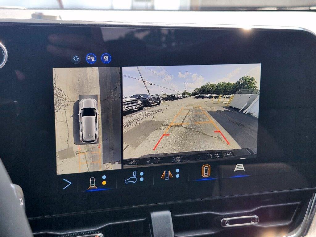 2027 Chevrolet Equinox RS - Photo 18