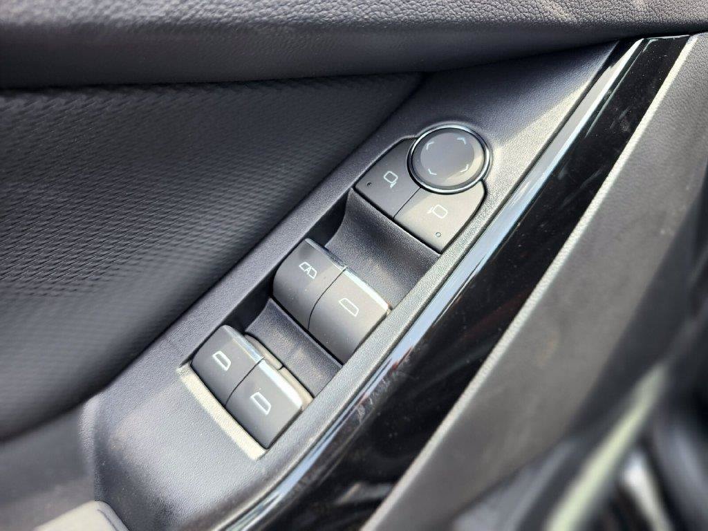 2027 Chevrolet Equinox RS - Photo 14