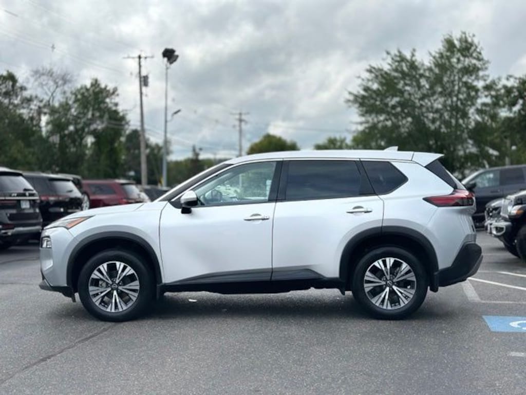 Used 2022 Nissan Rogue SV SUV