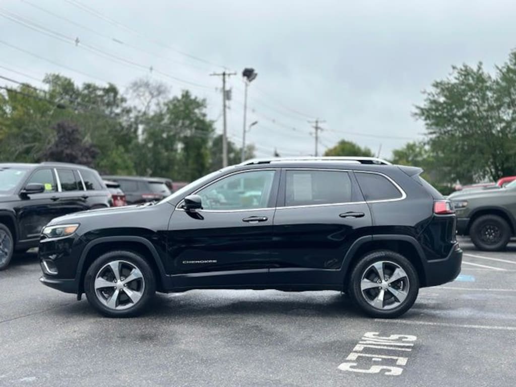 Used 2019 Jeep Cherokee Limited SUV