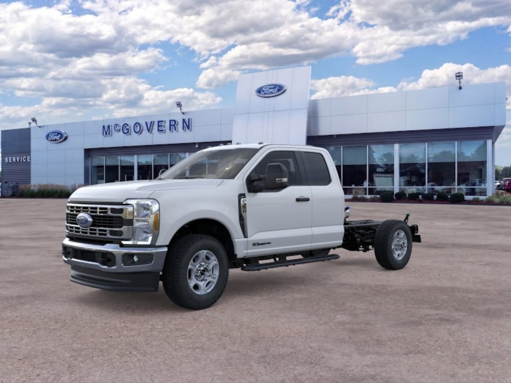 New 2026 Ford F-350SD XLT Chassis