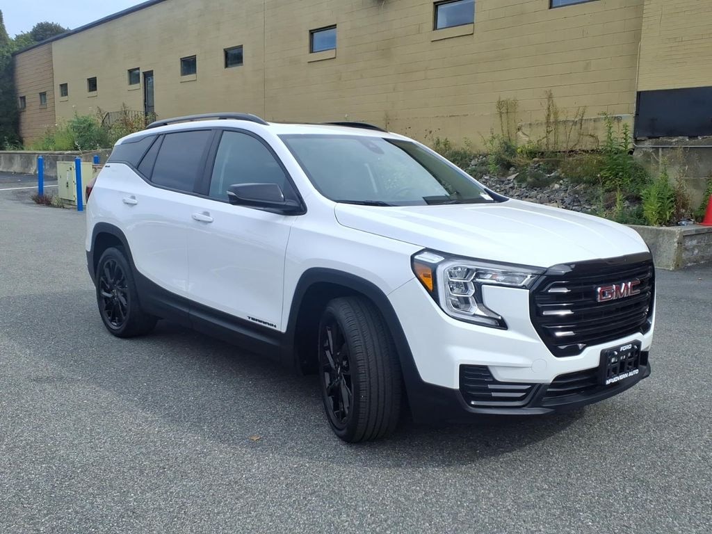 Used 2023 GMC Terrain SLE SUV