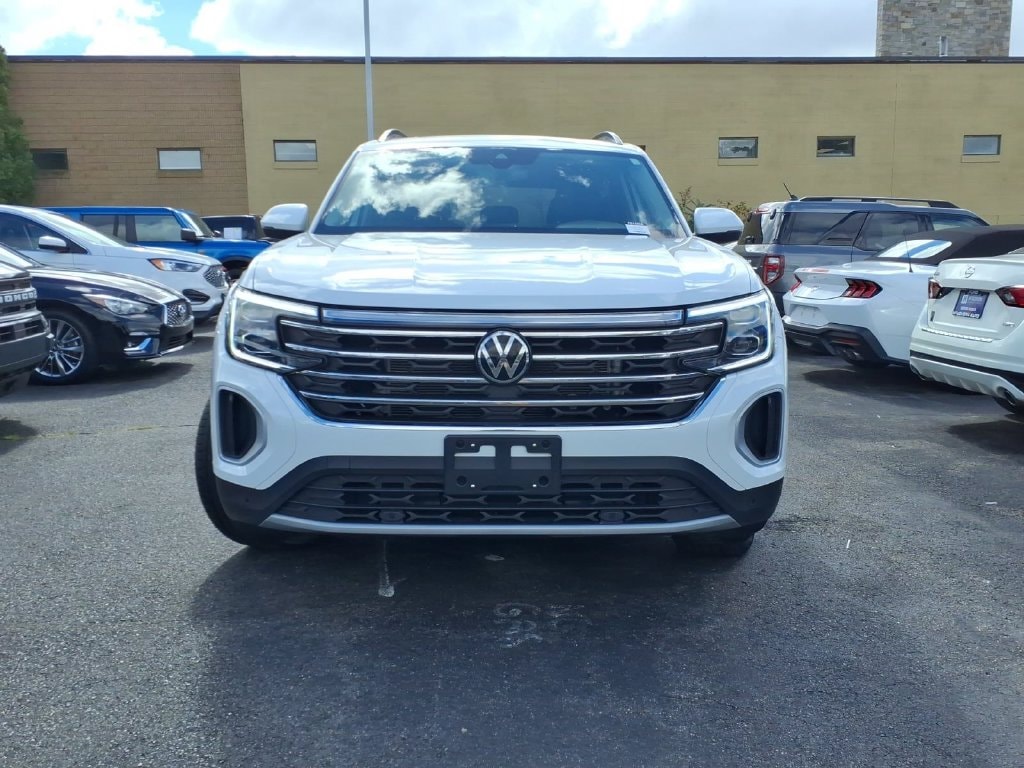 Used 2024 Volkswagen Atlas 2.0T SE w/Technology SUV