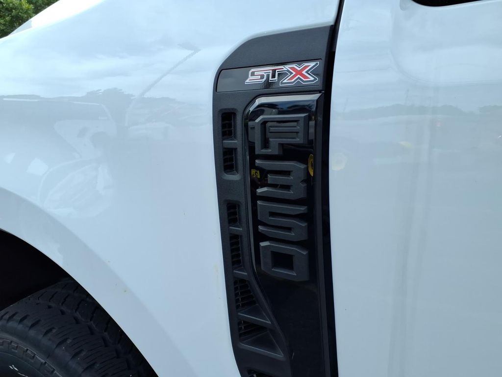 2026 Ford F-350 Super Duty XL - Photo 11