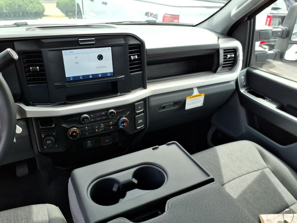 2026 Ford F-350 Super Duty XL - Photo 9
