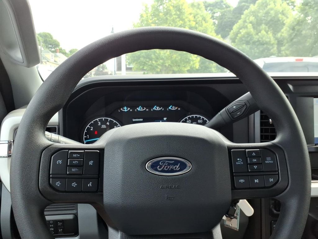 2026 Ford F-350 Super Duty XL - Photo 15