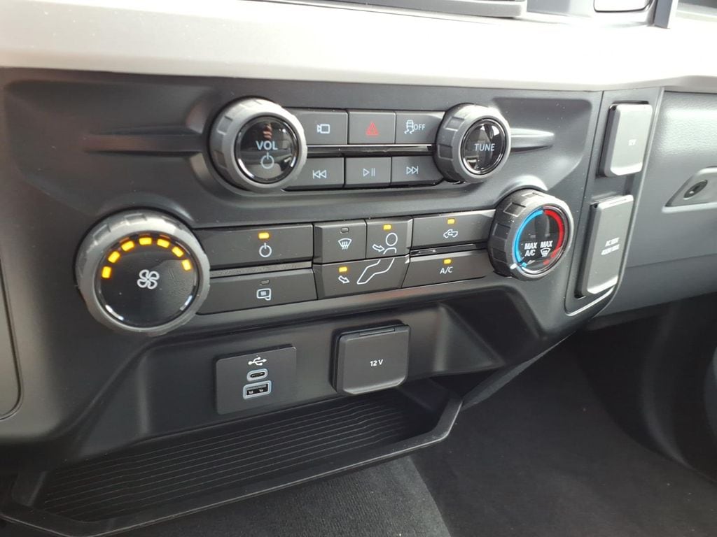 2026 Ford F-350 Super Duty XL - Photo 14