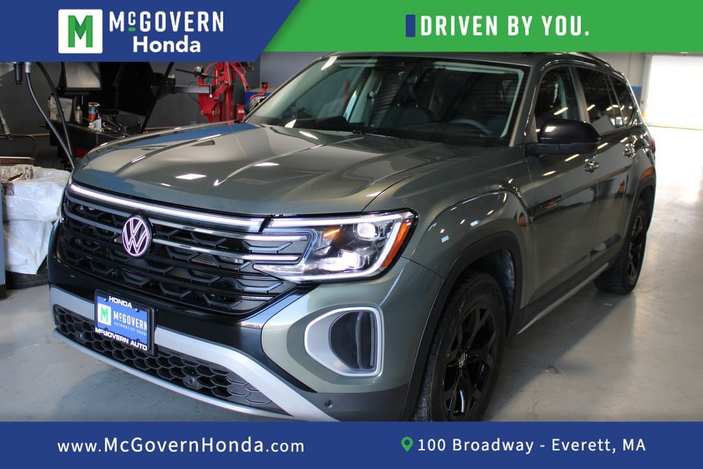 Used 2024 Volkswagen Atlas 2.0T Peak Edition SE w/Technology SUV
