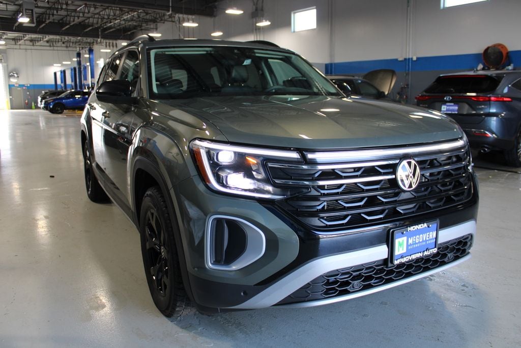 Used 2024 Volkswagen Atlas 2.0T Peak Edition SE w/Technology SUV