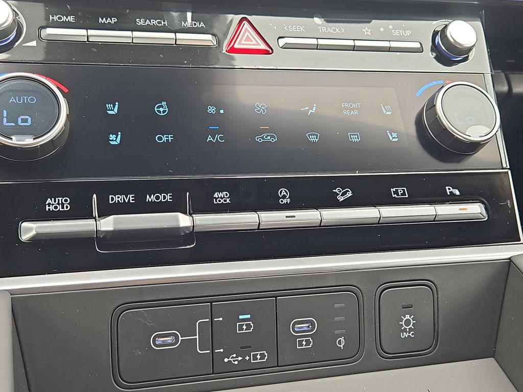 2025 Hyundai Santa Fe Limited - Photo 10
