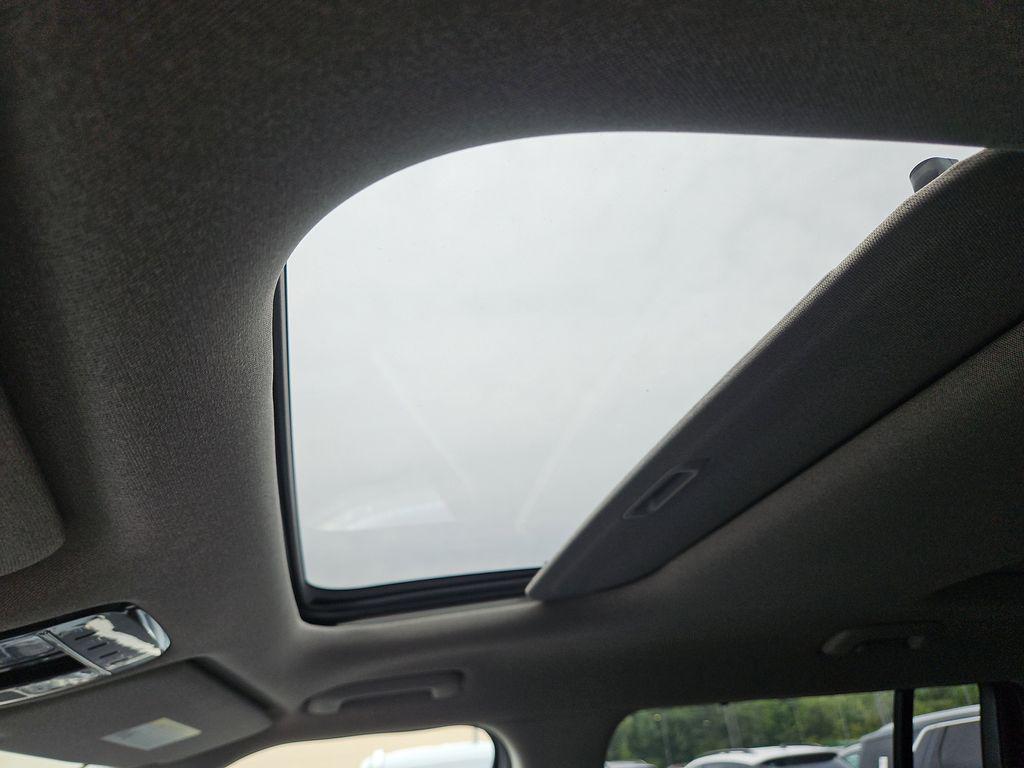 2025 Hyundai Santa Fe Limited - Photo 9