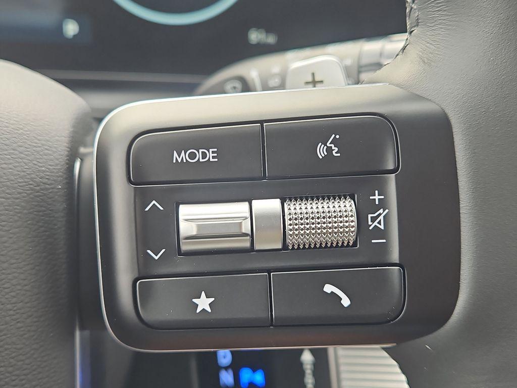 2025 Hyundai Santa Fe Limited - Photo 17