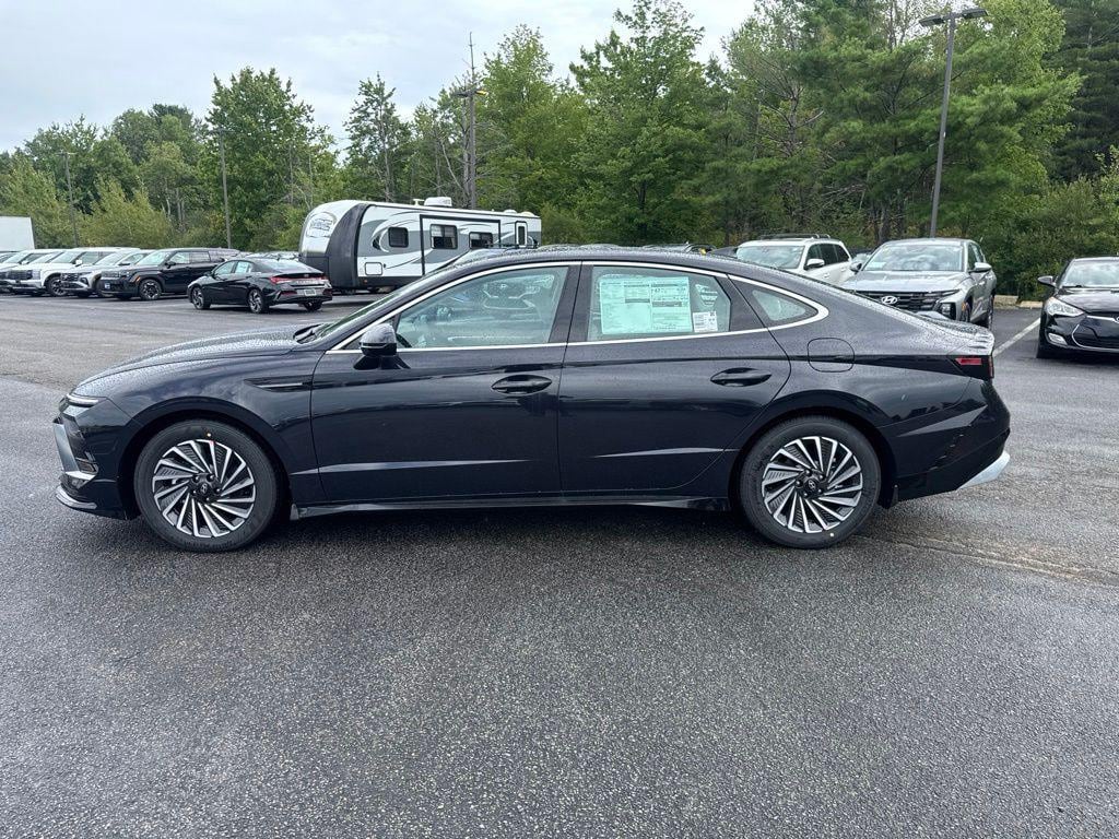 New 2026 Hyundai Sonata Hybrid SEL Sedan