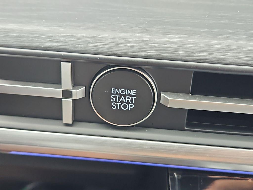 2025 Hyundai Santa Fe Limited - Photo 13