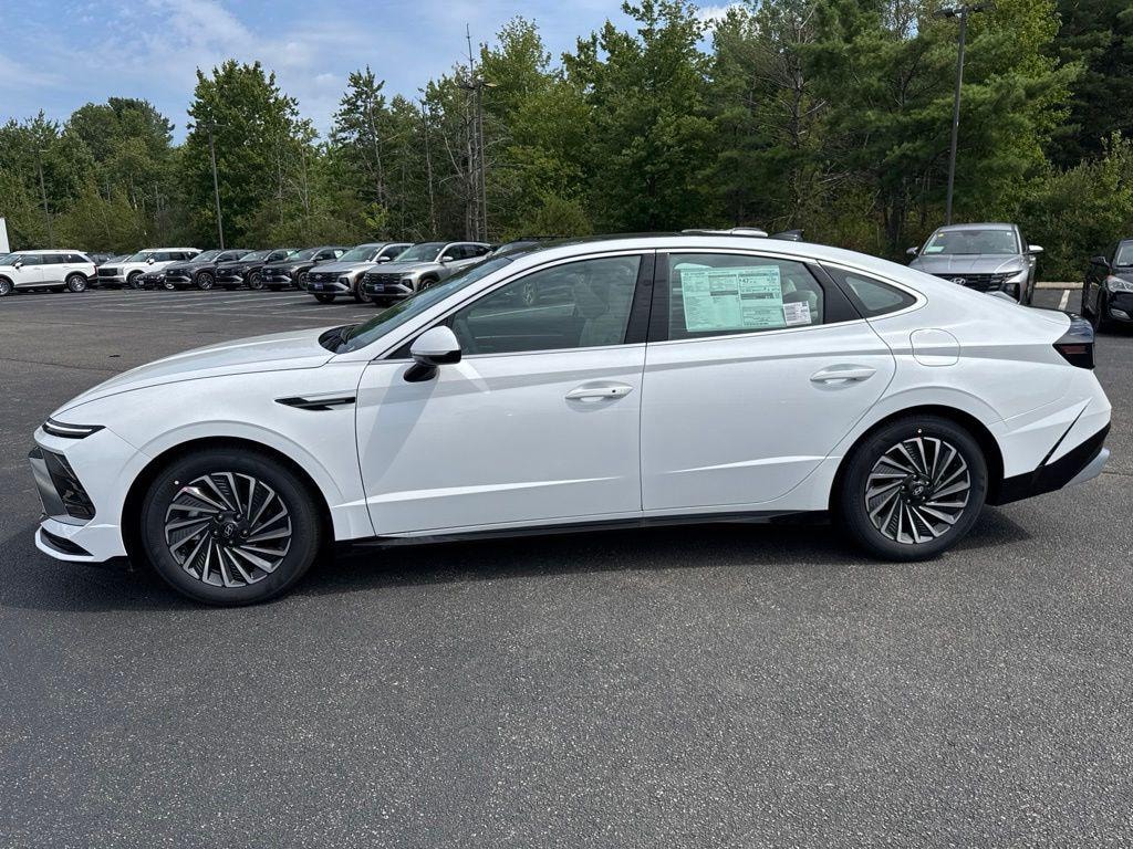 New 2026 Hyundai Sonata Hybrid SEL Sedan
